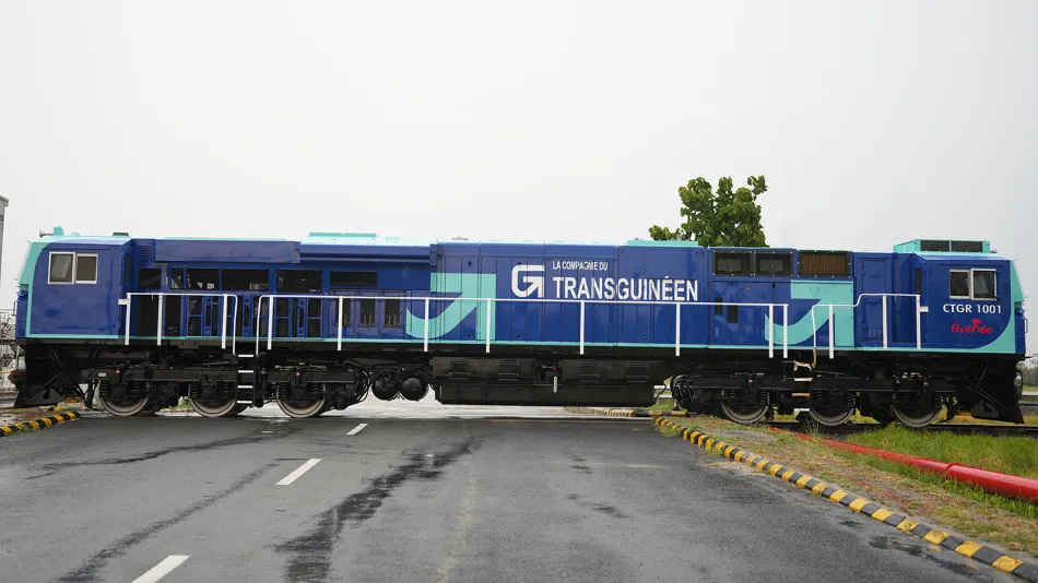 Wabtec and Rio Tinto SimFer Unveil the First Locomotive for the Simandou Project